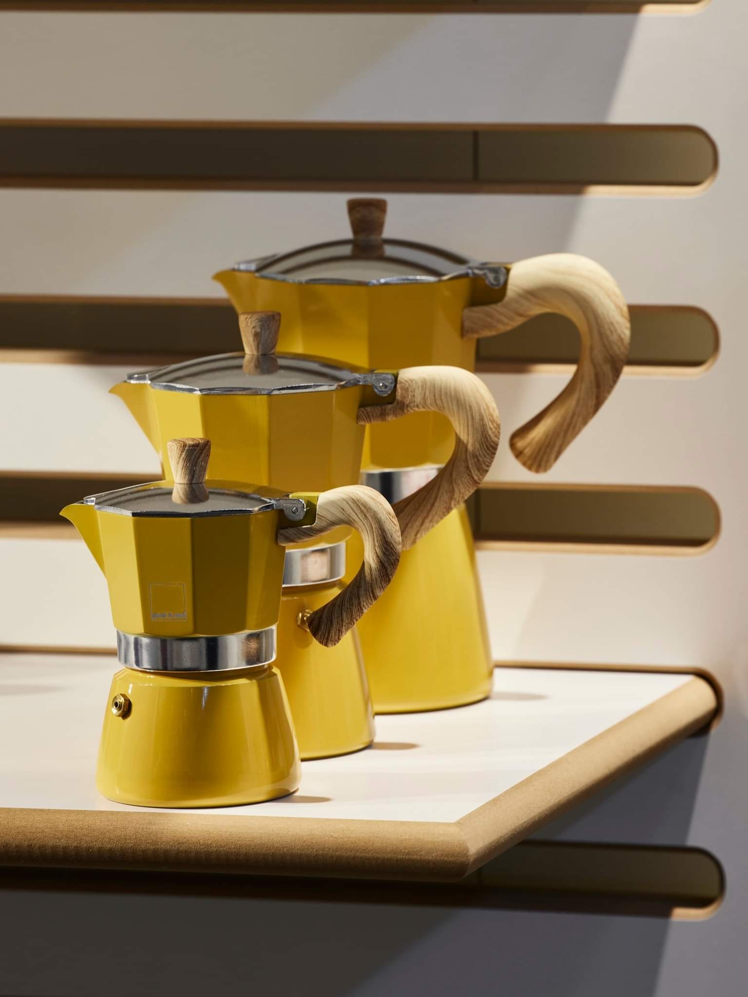 gnali-zani-venezia-cafeti-re-italienne-3-tasses-jaune-induction image 3