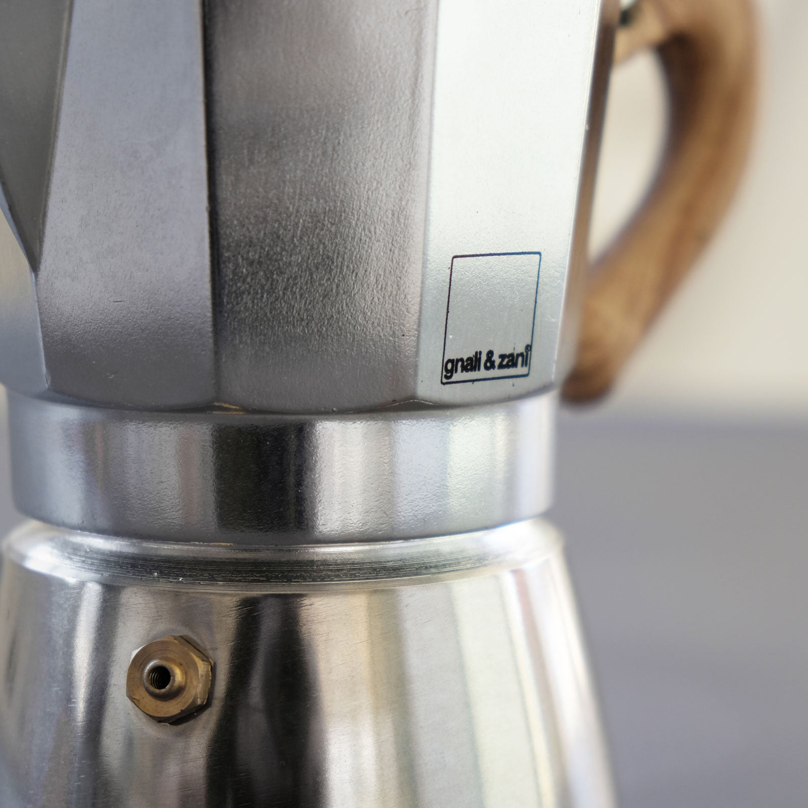 gnali-zani-venezia-cafeti-re-italienne-alu-6-tasses-induction image 6
