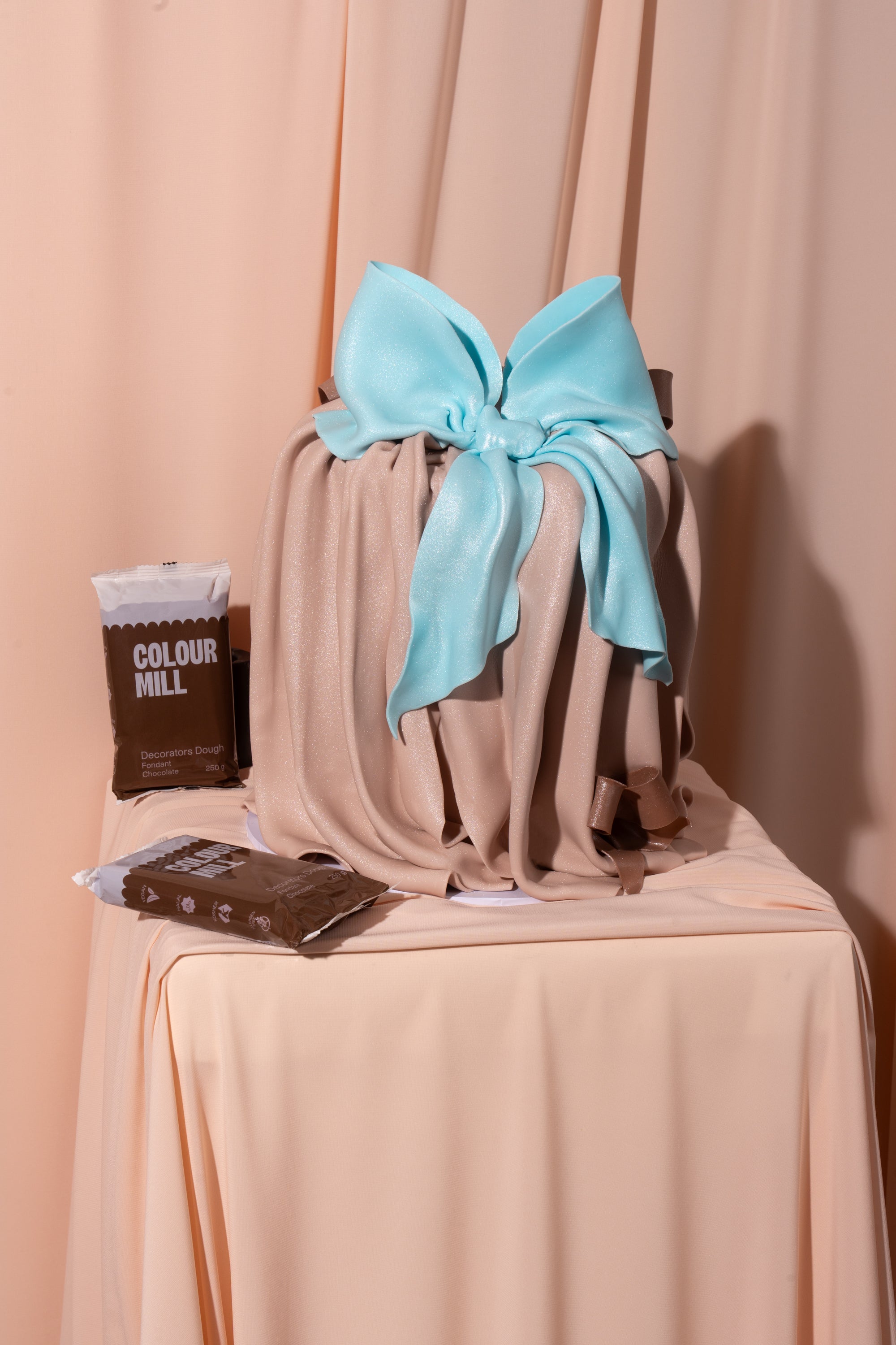 colour-mill-decorators-dough-chocolate-p-te-sucre-chocolat-250g image 3