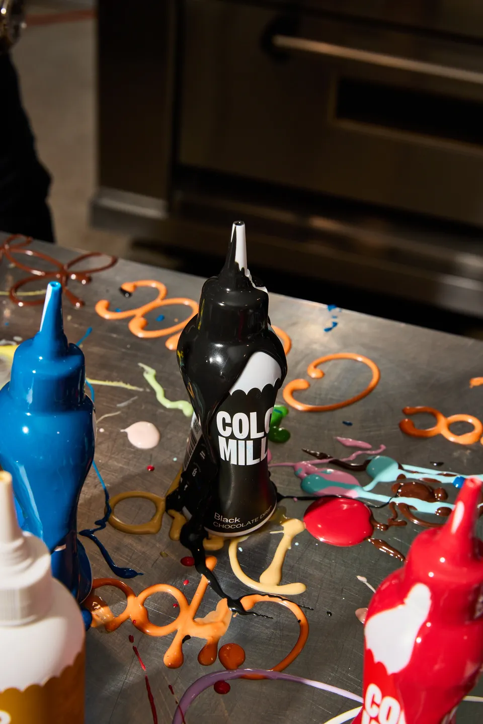 colour-mill-chocolate-drip-black-nappage-noir-2 image 1