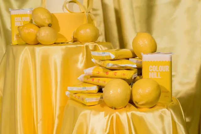 colour-mill-decorators-dough-yellow-p-te-sucre-jaune-250g image 1